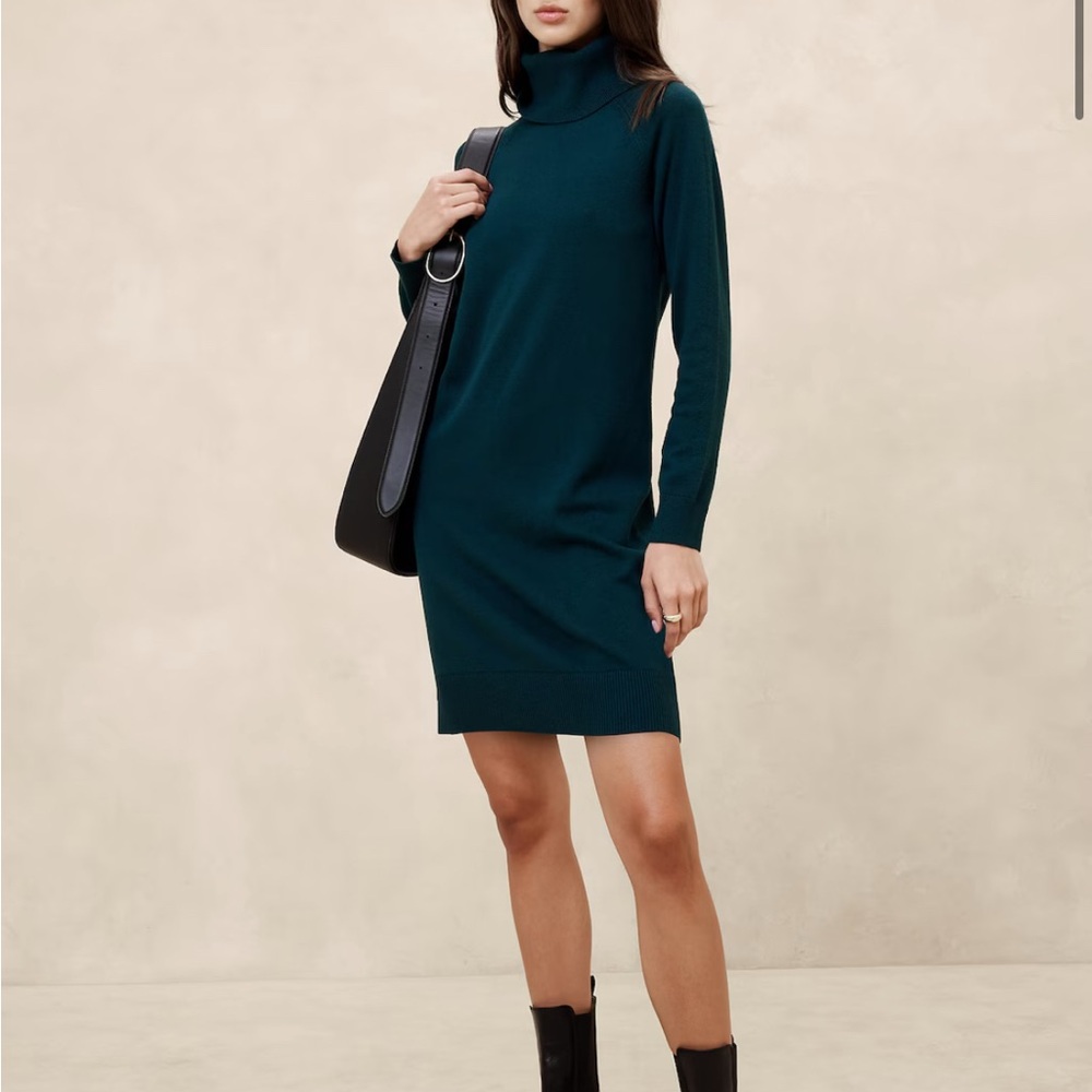 Elegant Teal Turtleneck Dress